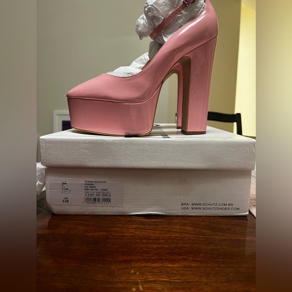 Brand new shoes. Schutz, shiny Renee Platform Pumps - Picture 4 of 9